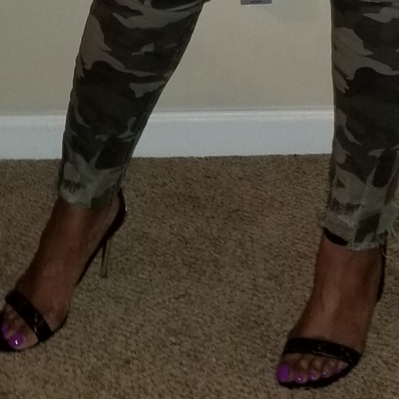 NWT Looking Like a Snack Distressed Jean - Camo - Picture 4 of 7